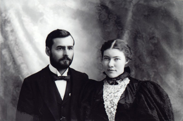 Clarence Hemingway and Grace Hall Hemingway, 1897  Image courtesy of John F. Kennedy Presidential Library