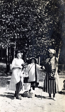 Hemingway Children Playing Dress Up  Image Courtesy of Jim Sanford and Clarke Historical Library