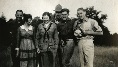 (L-R) Carl Edgar, Kate Smith, Marcelline Hemingway, Bill Horne, Ernest Hemingway, and Bill Smith.  Image courtesty of John F. Kennedy Presidential Library