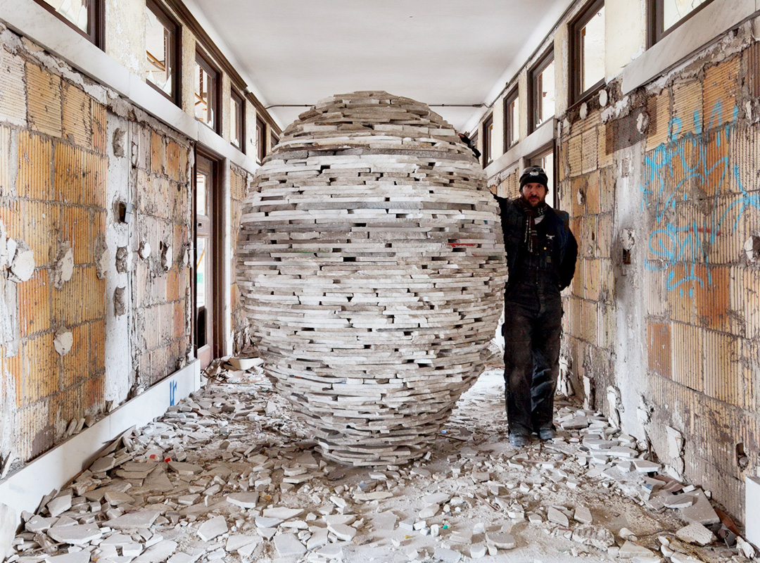 Artist Scott Hocking with the