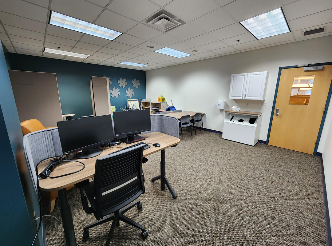 Family Study Room at Park Library, computer station and changing area