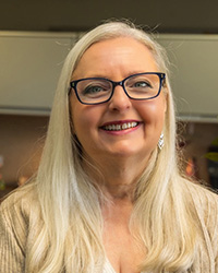 Portrait of CINDY HOWARD