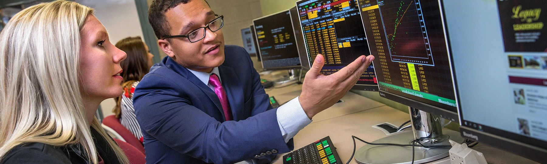 Finance 1800x540