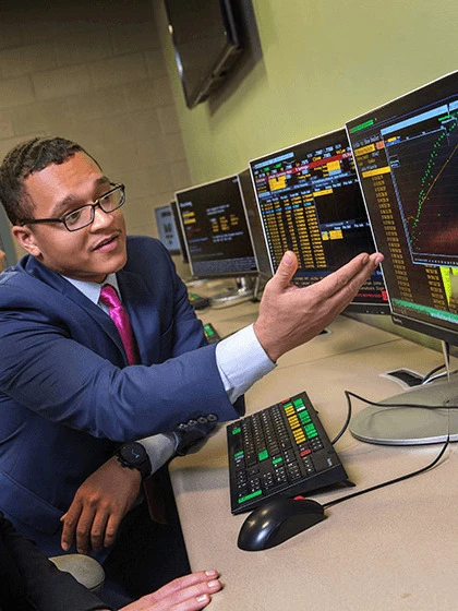 Finance_420x560