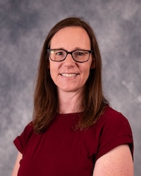 20250905-RachelSternquist-headshot-01-200x250