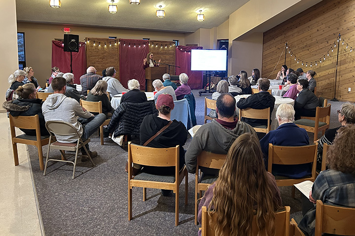 20251029_Social_Work_community_collaborative_meeting_to_address_food_insecurity_720x480