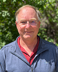 24-08-30_ Bill_ Henderson_ Web Headshot