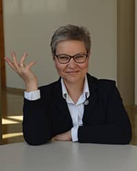 Ksenia Ustinova 200x250