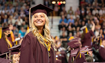 25-05-10 9am Commencement EM-46-350x210