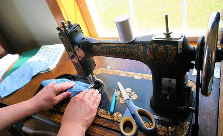 cut2-sewing-machine