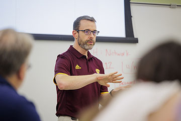 Troy Hicks gives a presentation about using artificial intelligence to teach writing.
