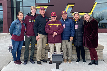 Participants in CMU's 2022 leadership discussion featuring retired Army generals stand together.