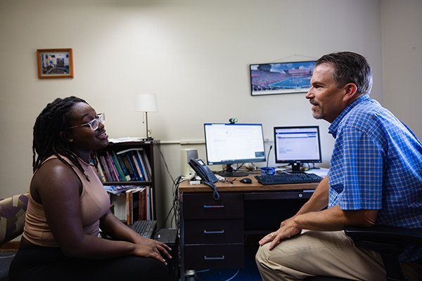Aaliyah Mayes and Dr. Reid Skeel research Examining the Role of Learning Strategies in Online Learning
