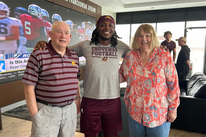 Lautzenheiser giving 720x480