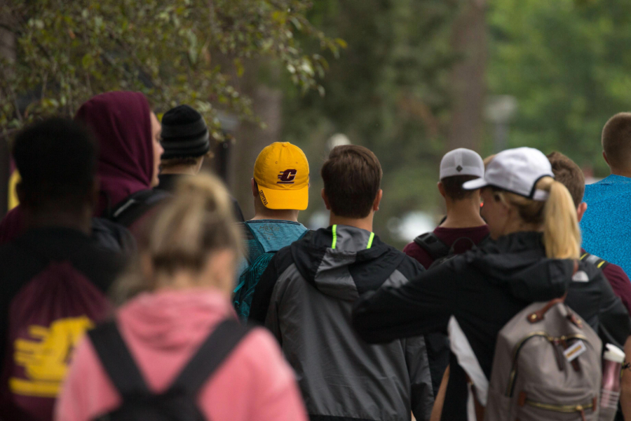 2017-303-173 First Day Fall Semester sj (2) CMU students walking on campus on their first day of fall semester